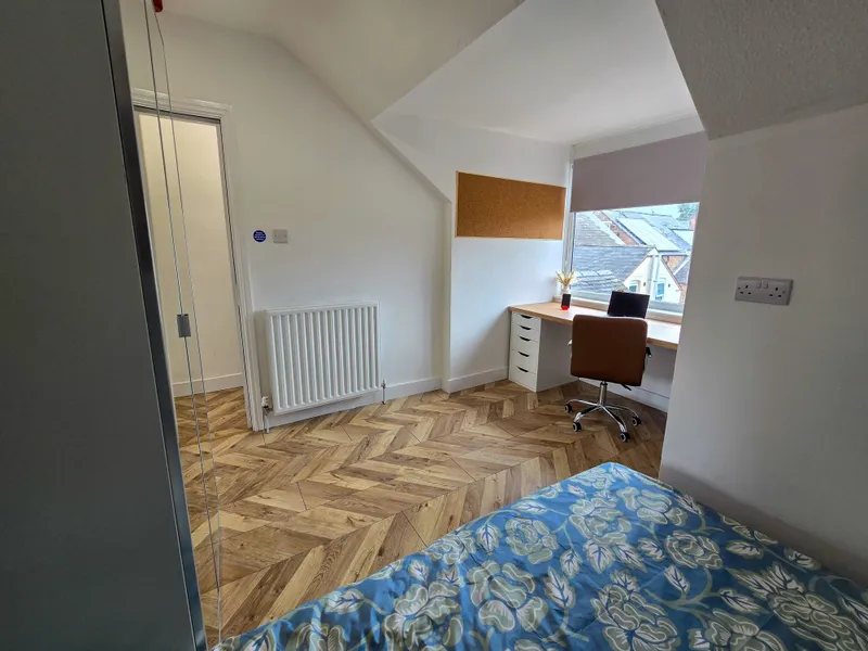 1 Room in 5 bed Ensuite house - Sherwin Grove NG7 2EZ - Image 7